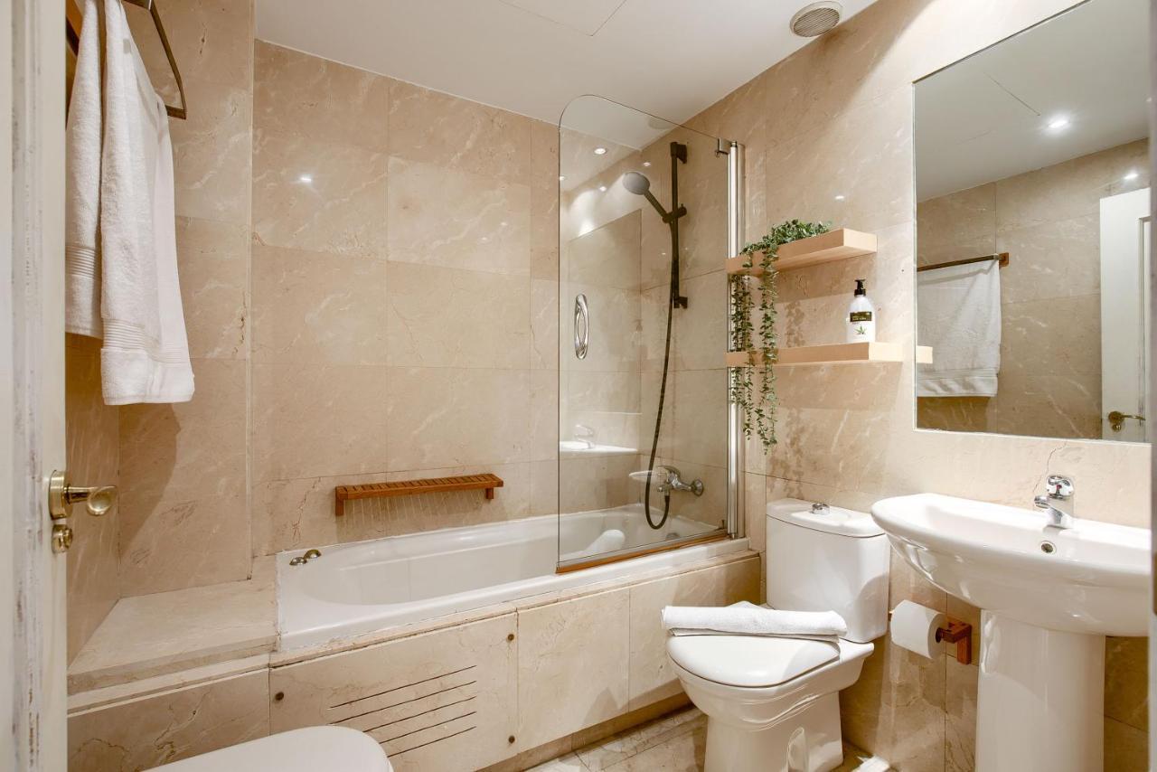 Apartamento En Chamberi Con Piscina - Lovely Apartment In The City Center With Swimming Pool マドリード エクステリア 写真
