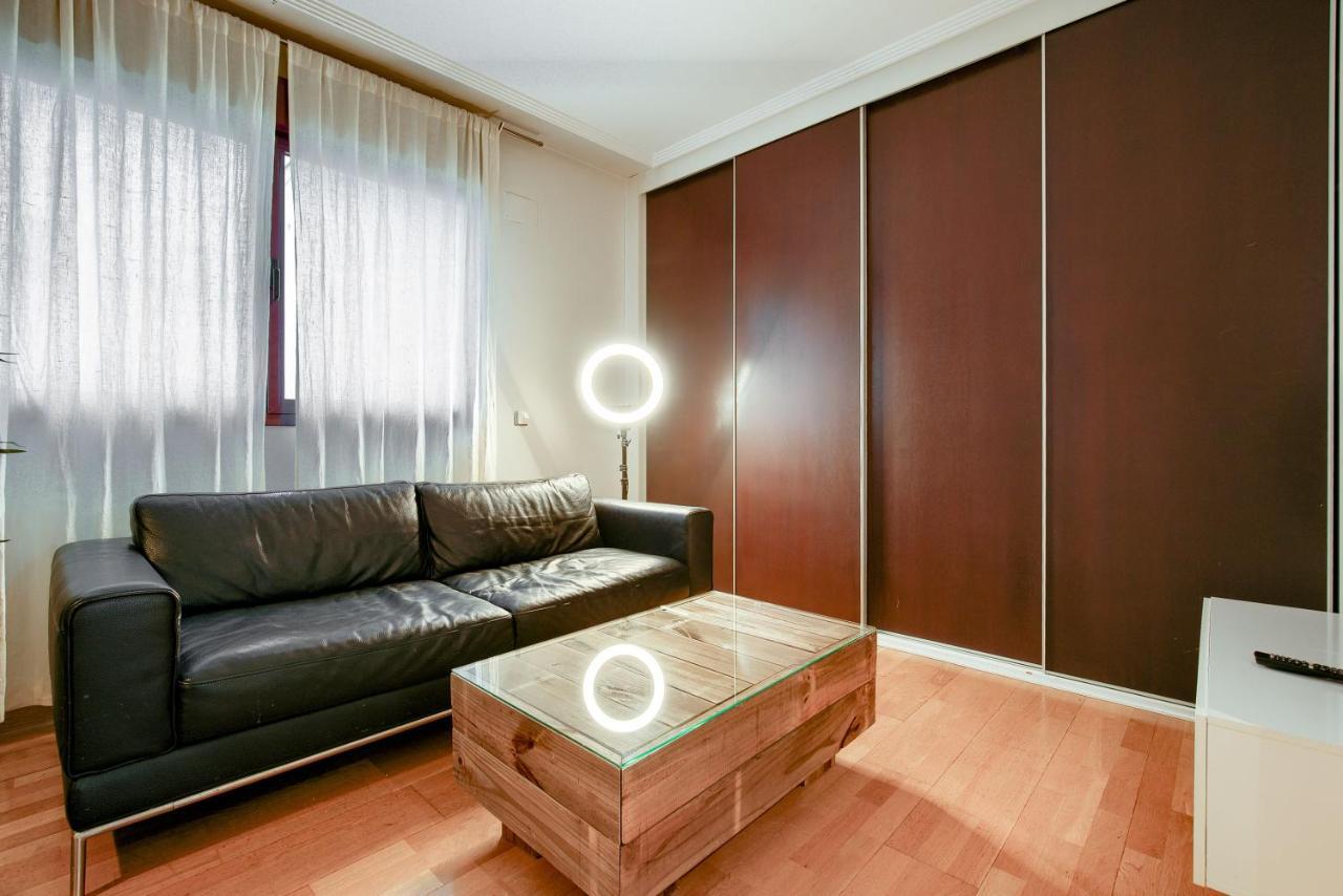 Apartamento En Chamberi Con Piscina - Lovely Apartment In The City Center With Swimming Pool マドリード エクステリア 写真